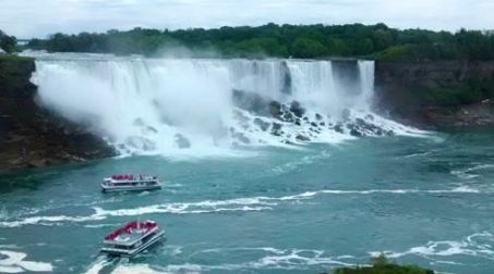 Niagara Falls boat tour